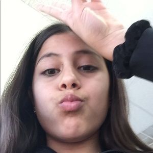 Meet your Posher, Francisca